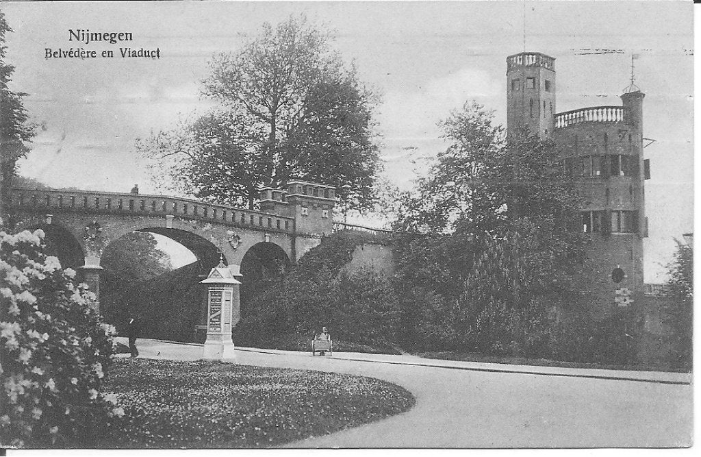 Oude Ansichtkaart Nijmegen: Belvédère en Viaduct, Ophalen of Verzenden, 1940 tot 1960, Gelopen, Gelderland