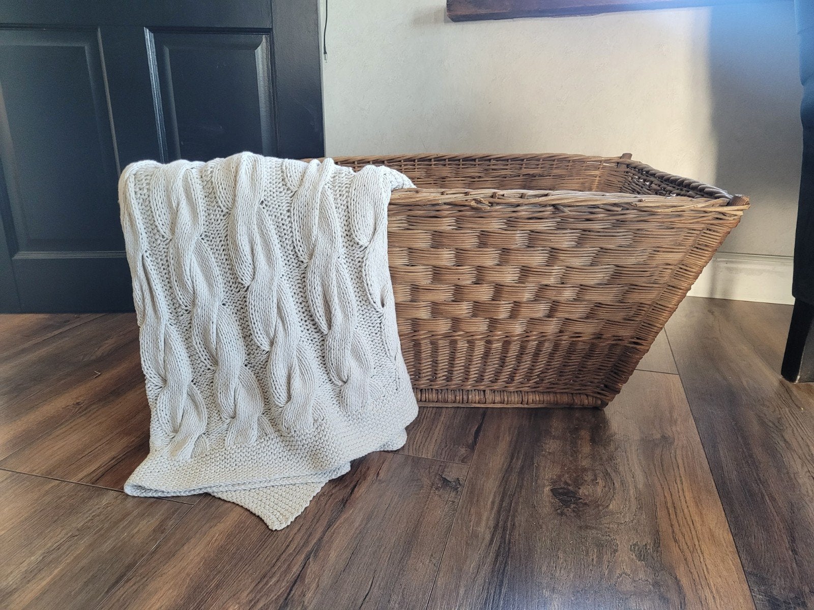 Grote retro brocante rieten mand, Ophalen, Overige materialen, Gebruikt, 50 tot 100 cm