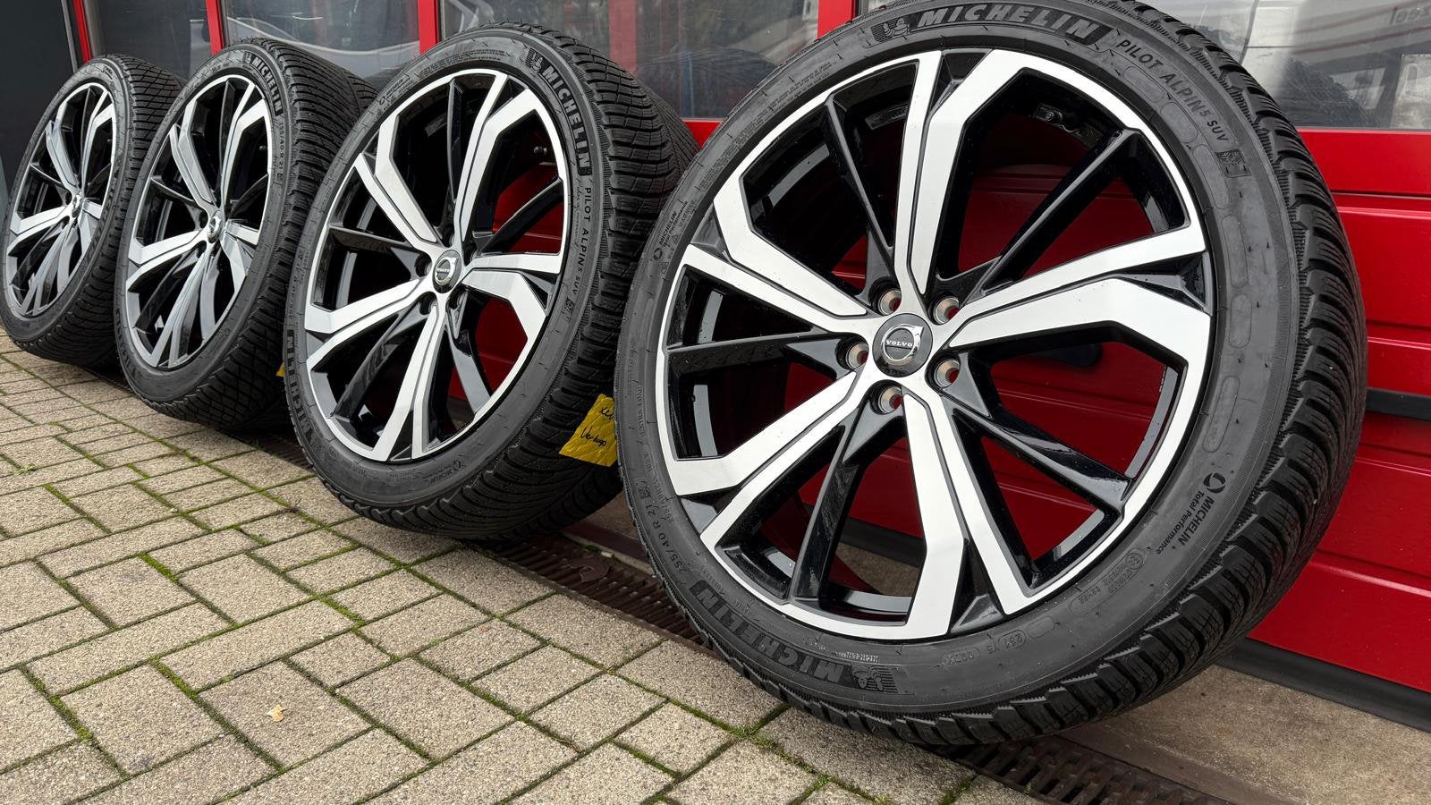 Volvo 21 inch XC60 R design met winterbanden, 255 mm, Banden en Velgen, 21 inch, Winterbanden