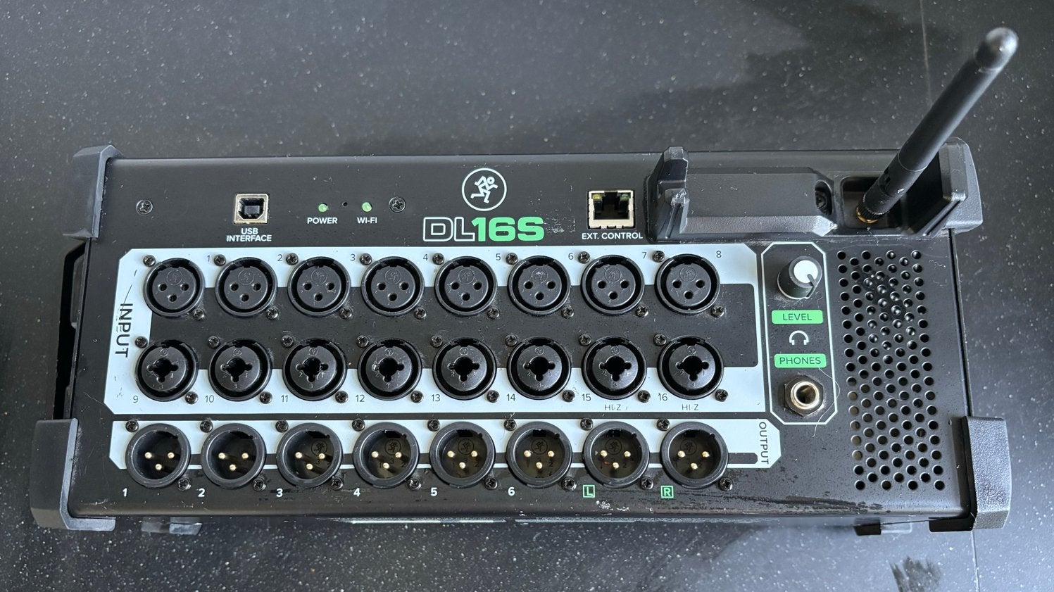 Mackie DL16S Digitale Mixer - 16-kanaals Draadloos, Ophalen of Verzenden, Zo goed als nieuw, 10 tot 20 kanalen, Microfooningang
