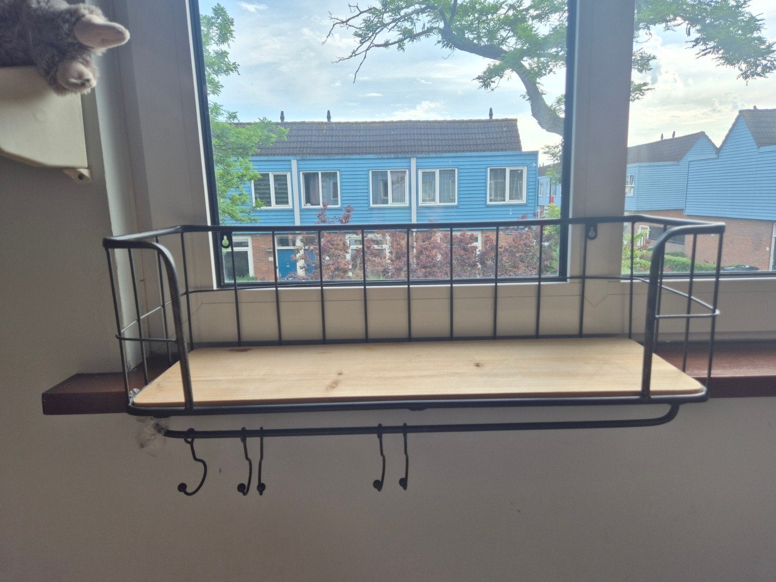 Wandrek met houten plank en haken - Zwart metaal, Ophalen, Gebruikt