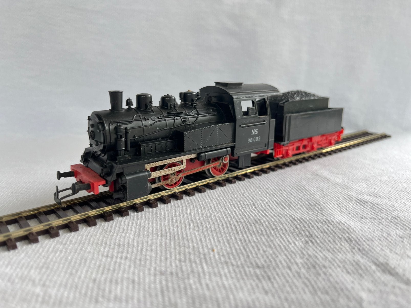 Piko NS 98002 stoomlocomotief met tender H0 (2), Hobby en Vrije tijd, Modeltreinen | H0, Overige merken, Ophalen of Verzenden