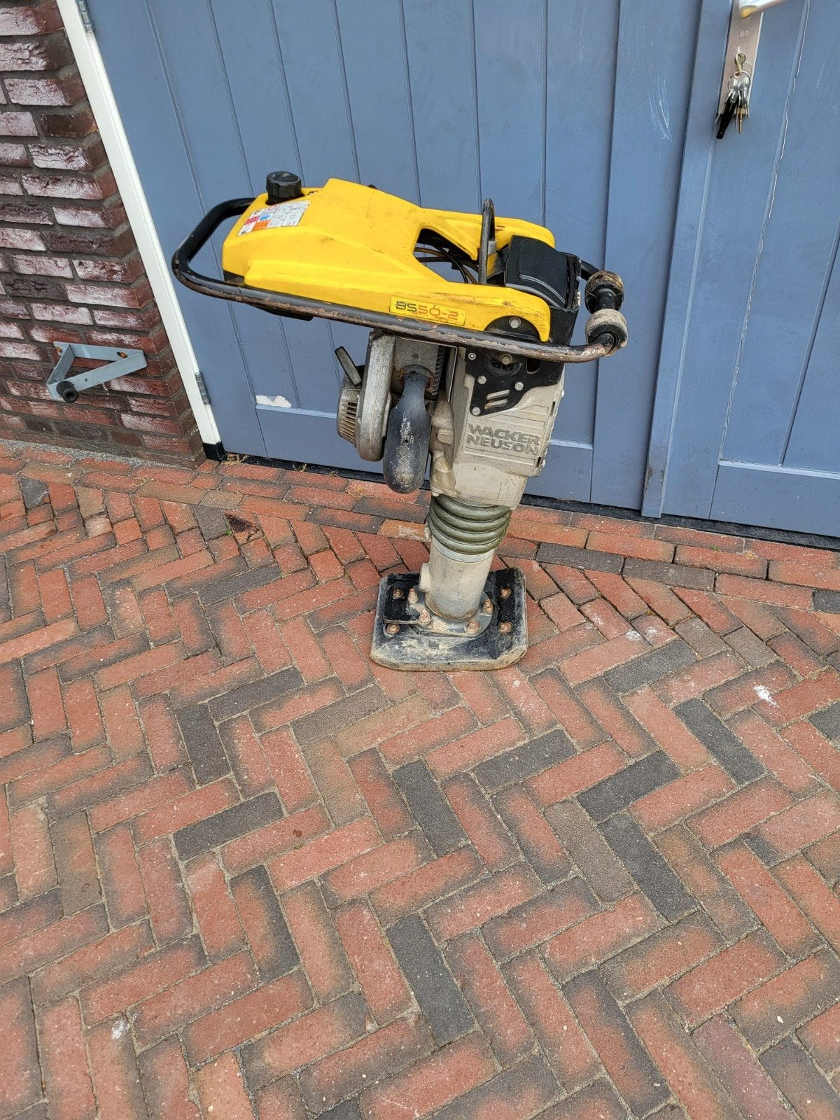 trilstamper wacker neuson bs 50i  ( trilplaat ) zgan, Ophalen, Zo goed als nieuw