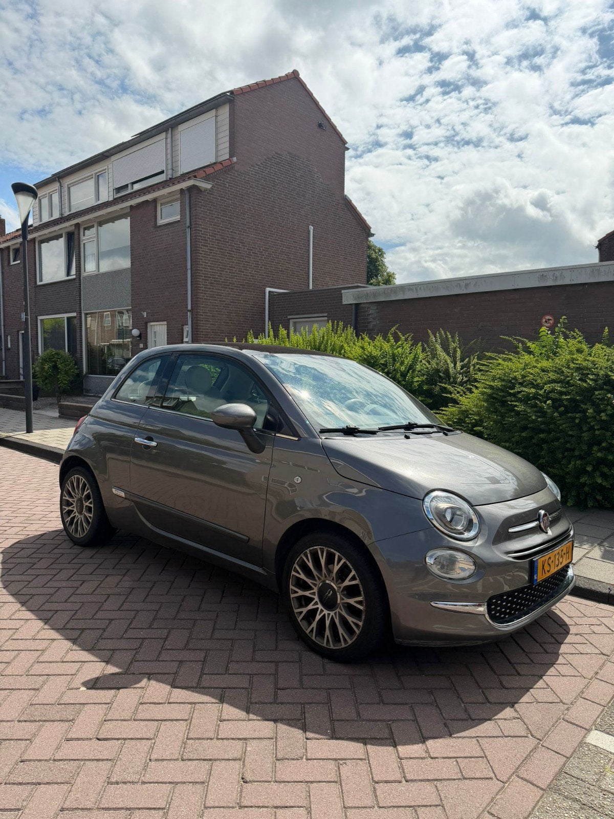Fiat 500 Pano,airco 0.9 Twinair 63KW C 2016 Grijs, Voorwielaandrijving, 905 kg, Handgeschakeld, 26 km/l
