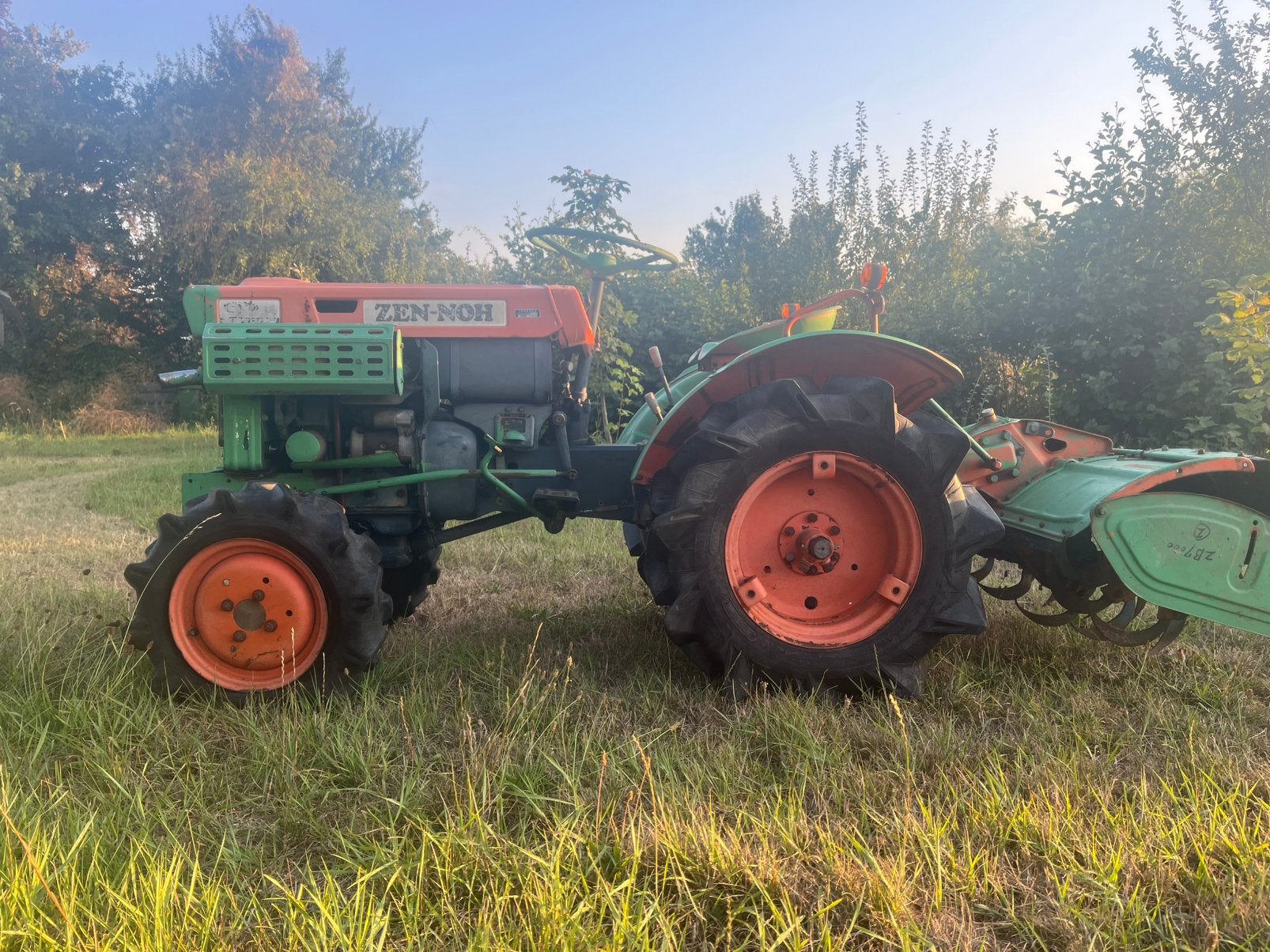 Kubuta b7000 met grondfrees, Ophalen, Zo goed als nieuw