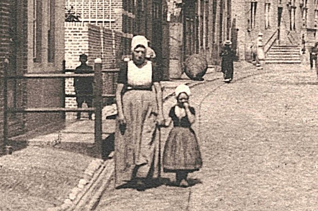700403	Veere	Stadhuis	Zeeland	Nette oude kaart onbeschreven, Ophalen of Verzenden, Voor 1920, Ongelopen, Zeeland