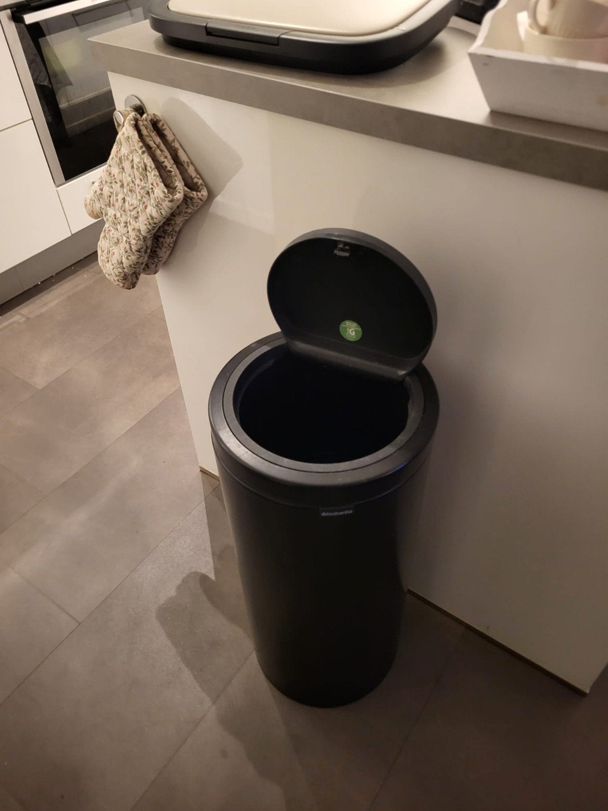 Brabantia Touch Bin Flat Top prullenbak 30L Matt Black, 20 tot 30 liter, Ophalen, Gebruikt, 50 – 75