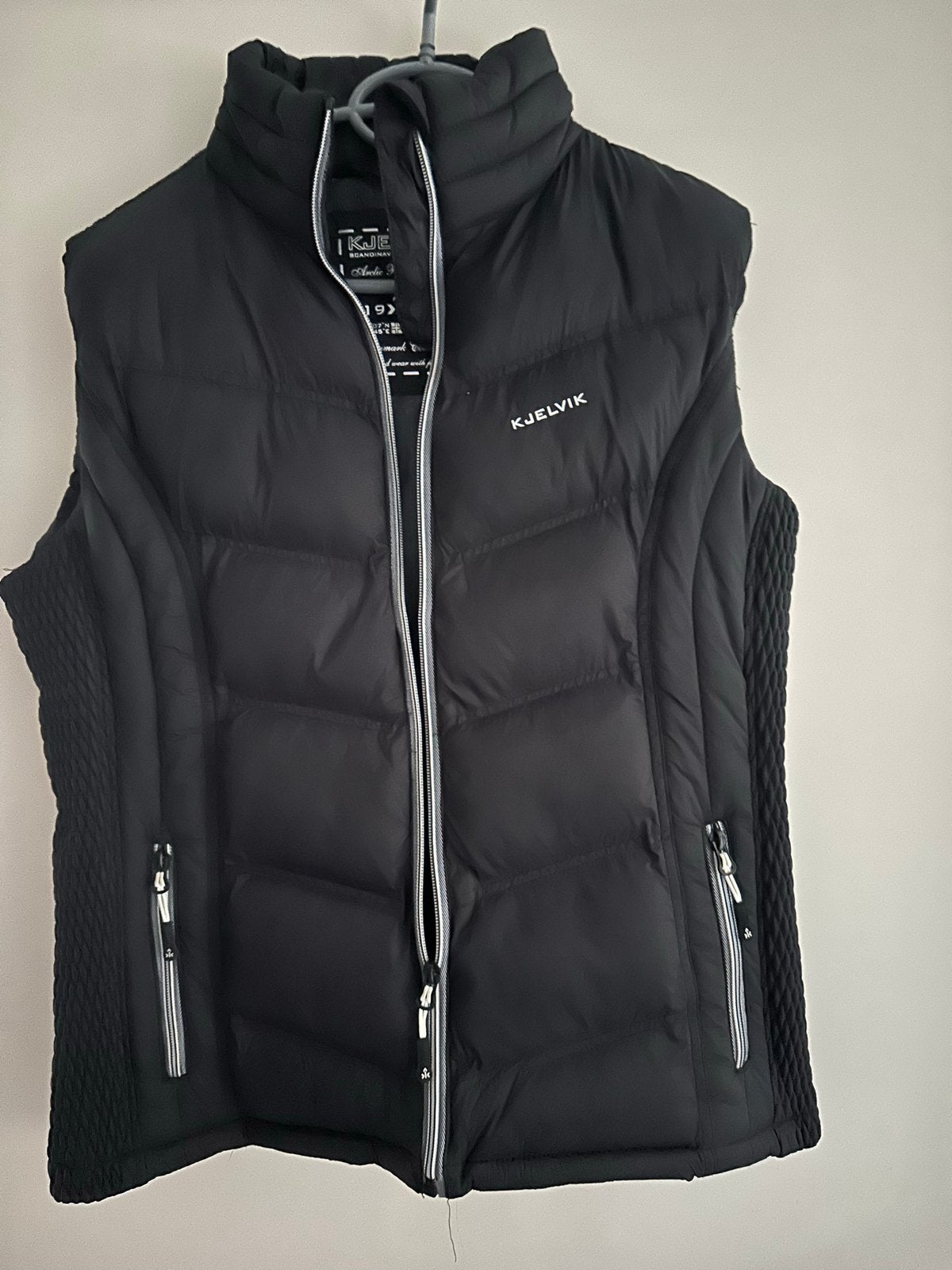Kjelvik Bodywarmer - Zwart, Ophalen of Verzenden, Zo goed als nieuw, Maat 38/40 (M), Zwart