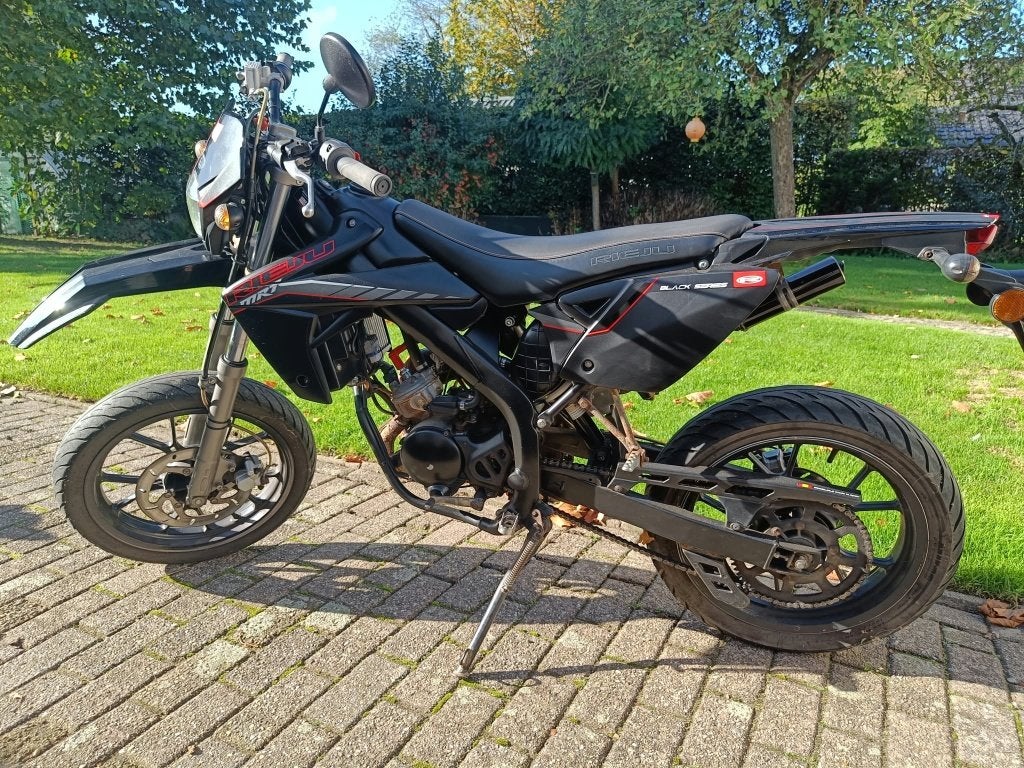 Rieju MRT50 black series, Fietsen en Brommers, 6 versnellingen, Gebruikt, 50 cc, Ophalen
