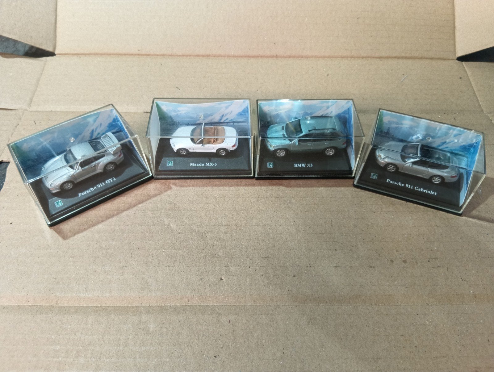 4x Miniatuur Auto's Schaal 1/64 - Zo goed als nieuw, Ophalen of Verzenden, Zo goed als nieuw, Auto