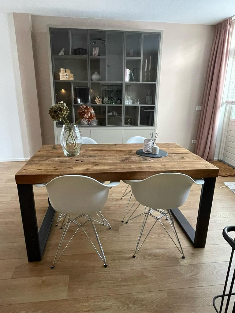 Robuuste eettafel van oude balken met stalen frame, Ophalen