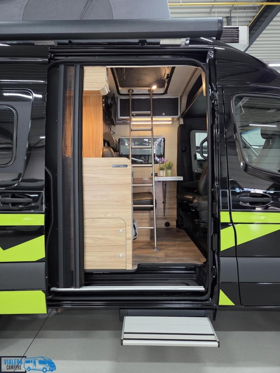 Hymer Grand Canyon S Crossover 4x4 *190pk Automaat* VOL!, Automaat, Buscamper of Camperbus, Bedrijf, Diesel
