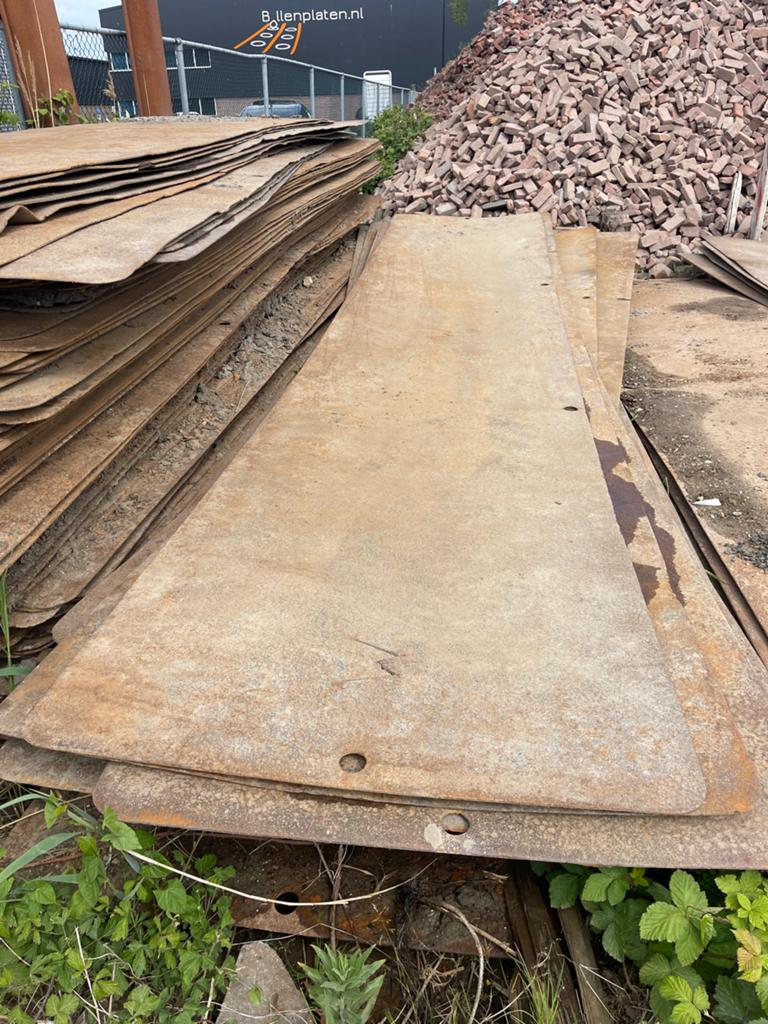 Stalen rijplaten 6x1,25m, 9mm dik - Gebruikt, Ophalen of Verzenden, Zo goed als nieuw