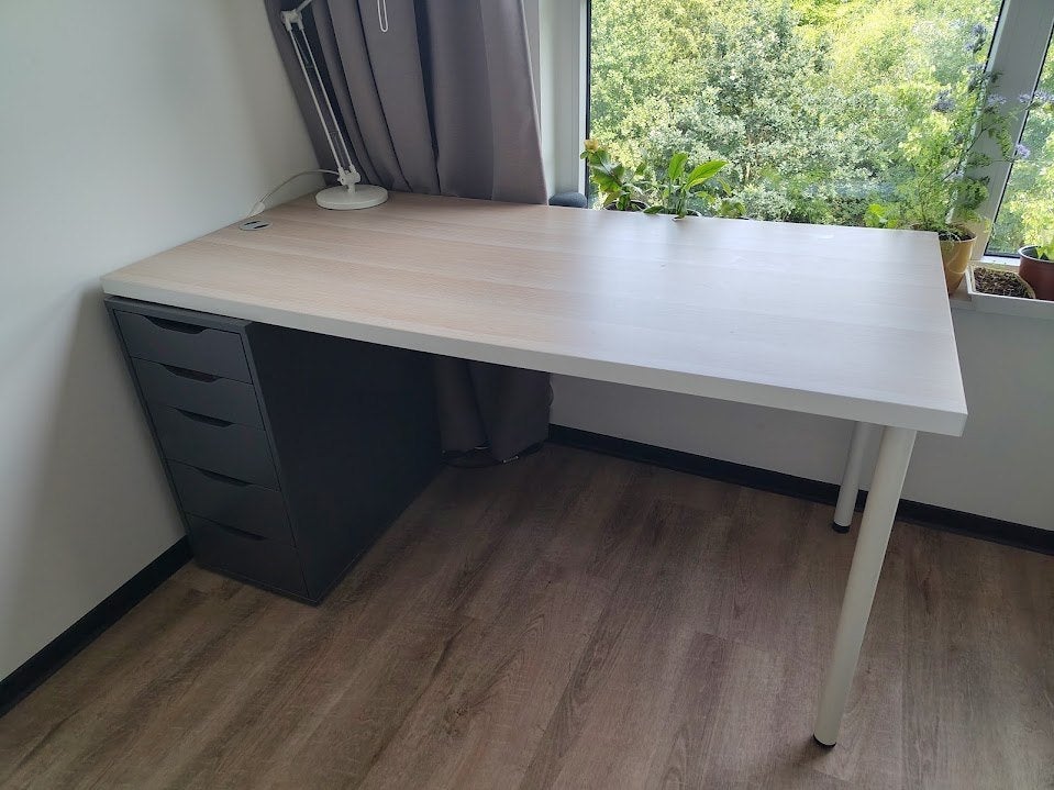 Bureau met ladeblok en kabeldoorvoer, Ophalen, Gebruikt, 150 cm, IKEA