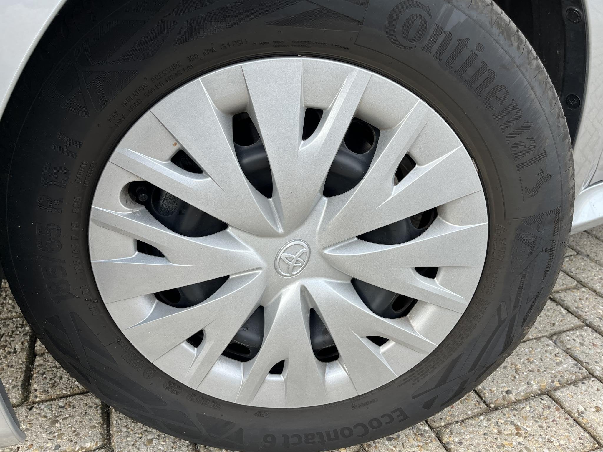 Toyota Yaris 1.5 Hybrid 115 Comfort, Gebruikt, Bedrijf, Hybride Elektrisch/Benzine, 3 cilinders