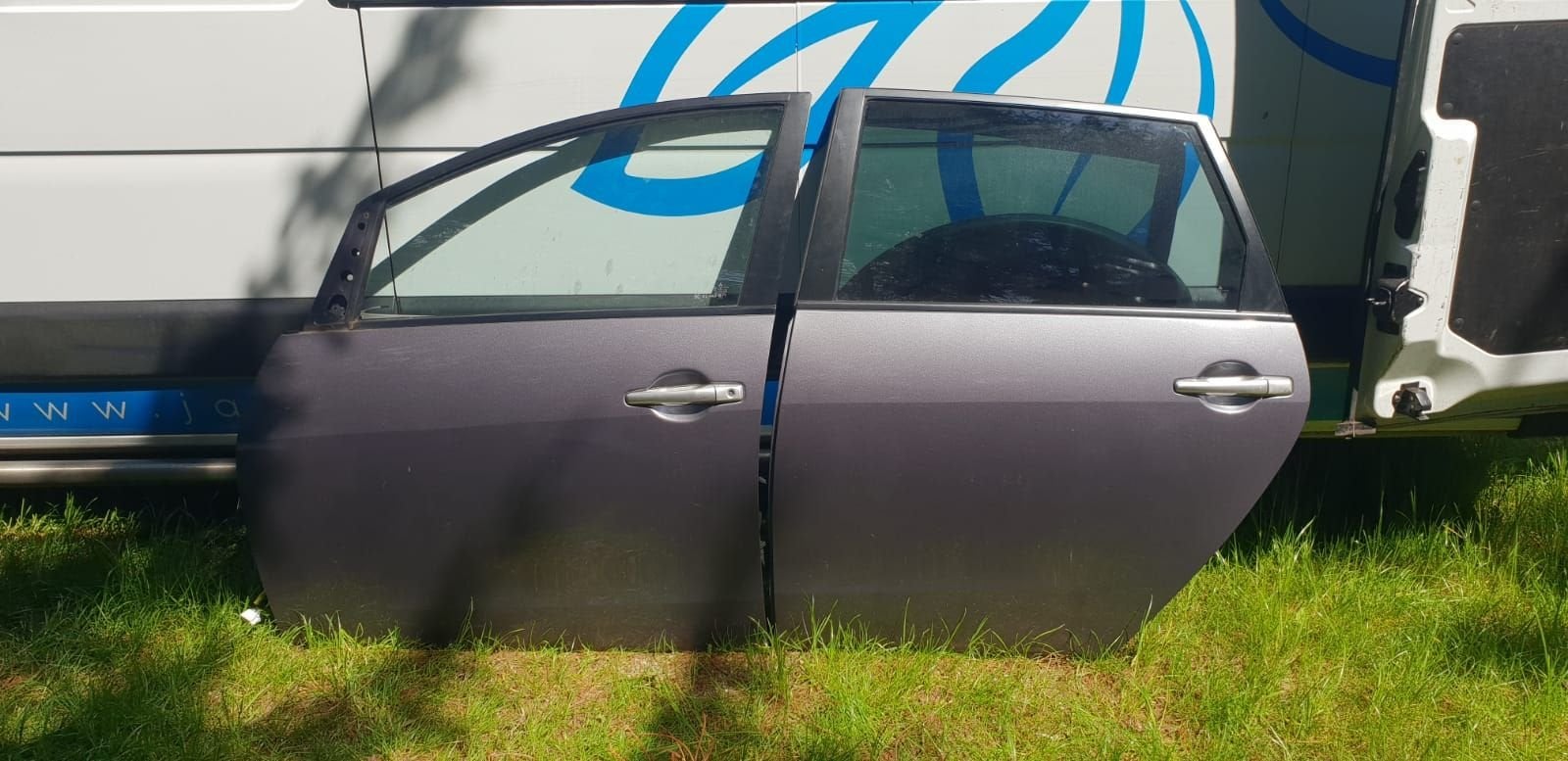 MITSUBISHI GRANDIS  BJ   2008   PORTIEREN LV+LA, Gebruikt, -, Deur, -