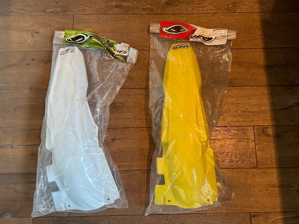Suzuki achterspatbord RMZ 450 '05-07 geel / wit, Motoren, Ophalen of Verzenden