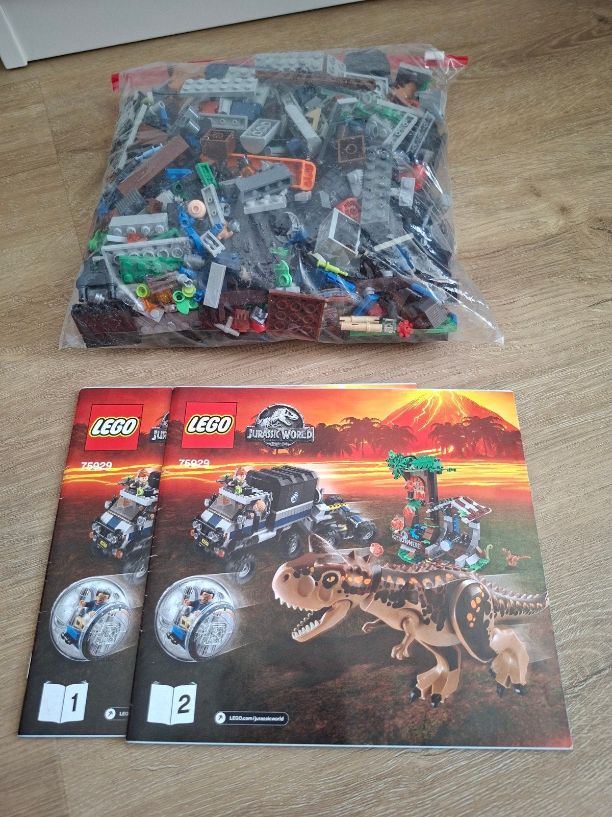 LEGO Jurassic World 75929 Carnotaurus Gyrosphere Ontsnapping, Gebruikt, Jurassic World, Lego, Compleet