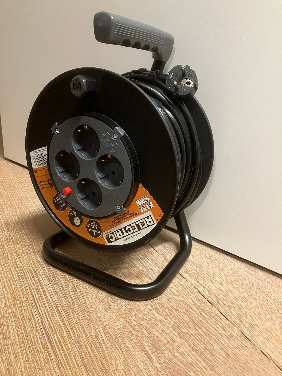 Nieuwe kabelhaspel 25 meter Relectric 3x1,5 mm max 1.100W, Doe-het-zelf en Verbouw, Elektra en Kabels, Ophalen of Verzenden, Nieuw