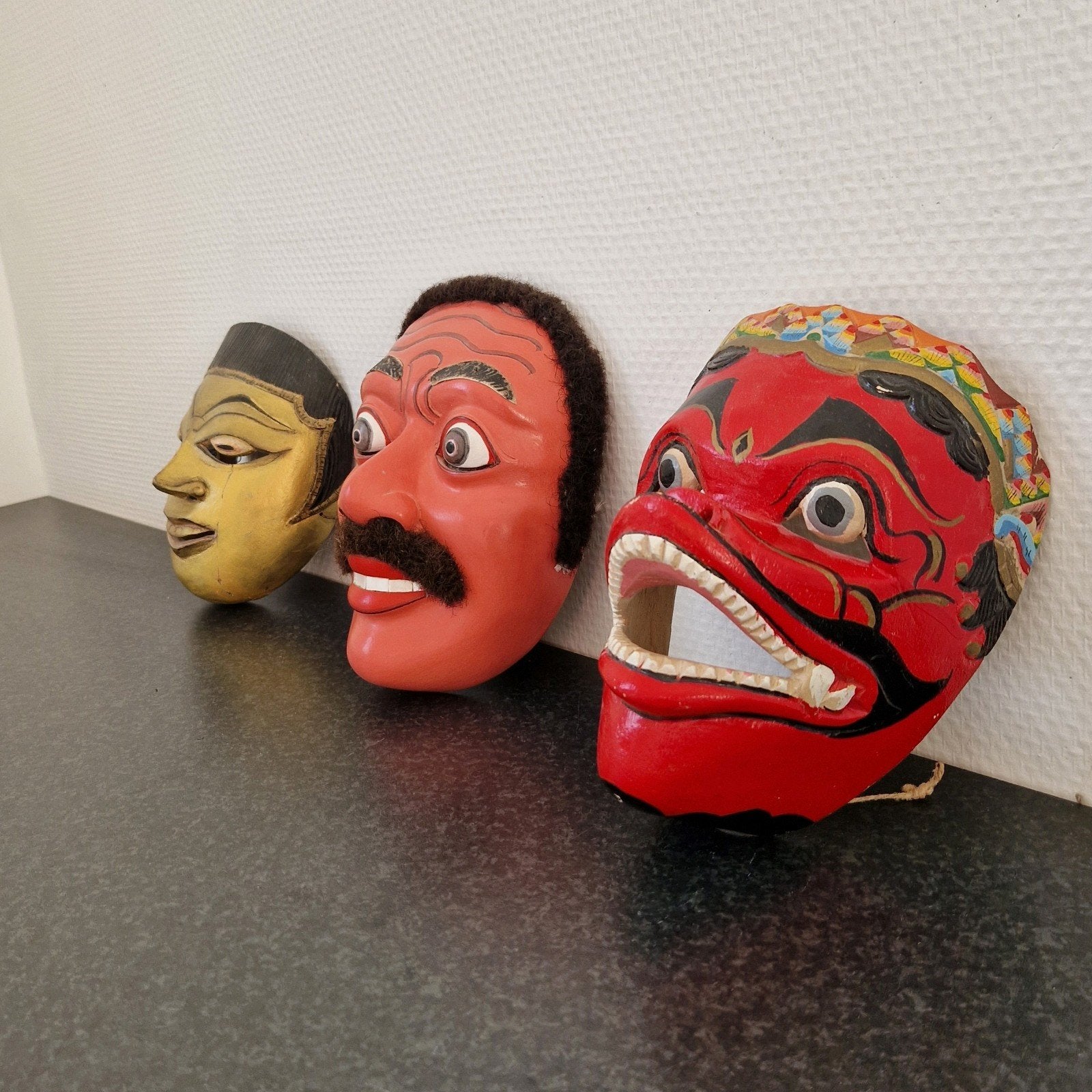 Set van 3 Authentieke Balinese Houten Maskers – Handgemaakt, Antiek en Kunst, Ophalen of Verzenden