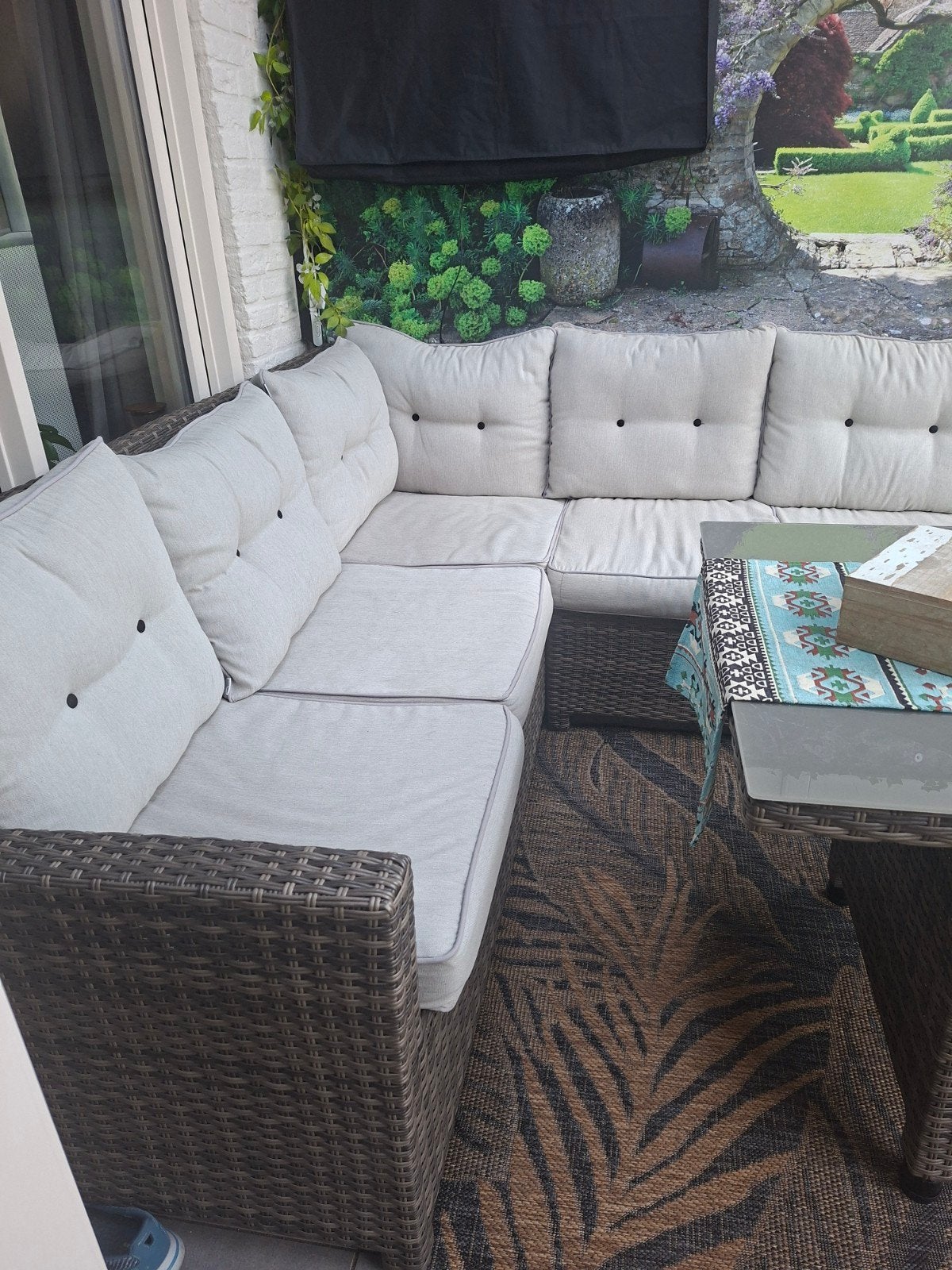 Wicker loungeset met eettafel - zo goed als nieuw