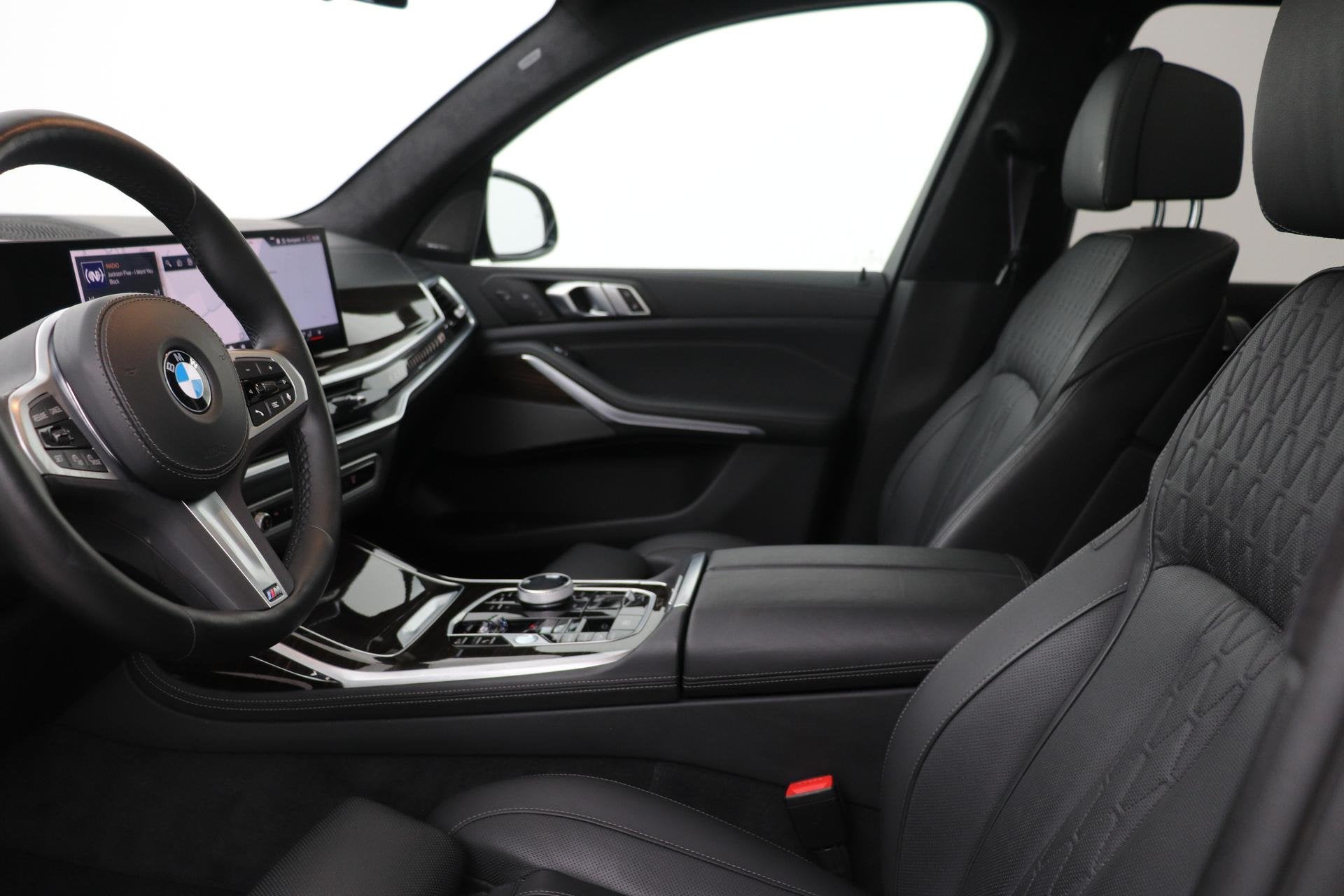 BMW X7 xDrive40i | M-Sport | 7P | Luchtvering | 22 Inch | Pa, Automaat, Gebruikt, 7 stoelen, Zwart