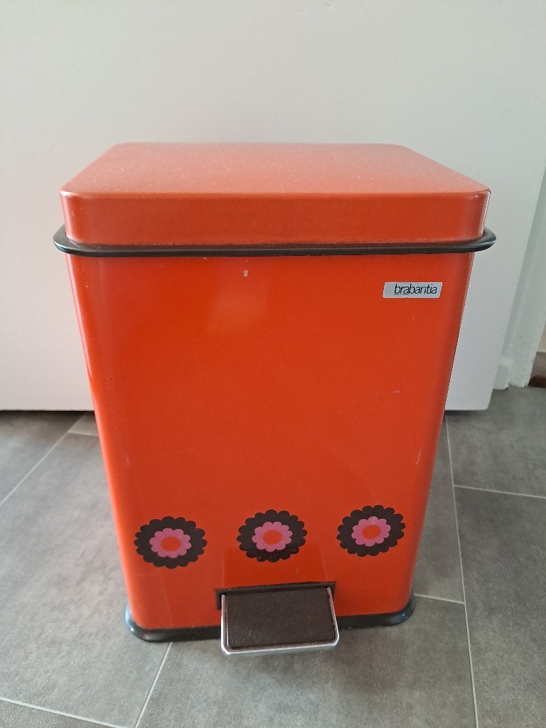 vintage Brabantia Patrice pedaalemmer oranje met bloemen, 20 tot 30 liter, Ophalen of Verzenden, Gebruikt, Metaal