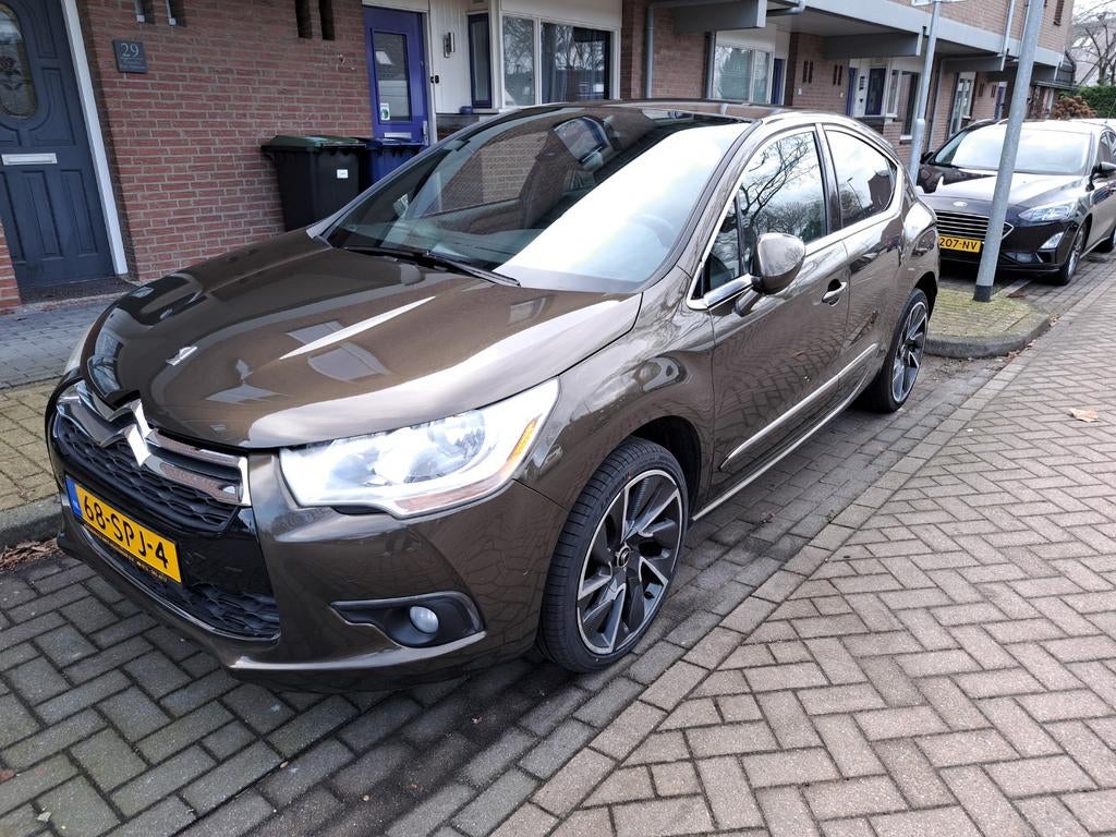 Citroën DS4 1.6 THP 147KW 200pk! 2011 Bruin, Auto's, Citroën, Voorwielaandrijving, 1250 kg, 4 cilinders, Bruin
