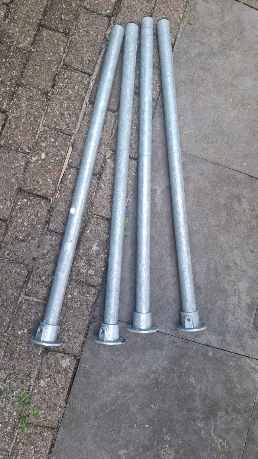 Steigerpoten met voetplaat - 4 stuks, Doe-het-zelf en Verbouw, Ophalen of Verzenden, Zo goed als nieuw, Overige typen, Minder dan 2 meter