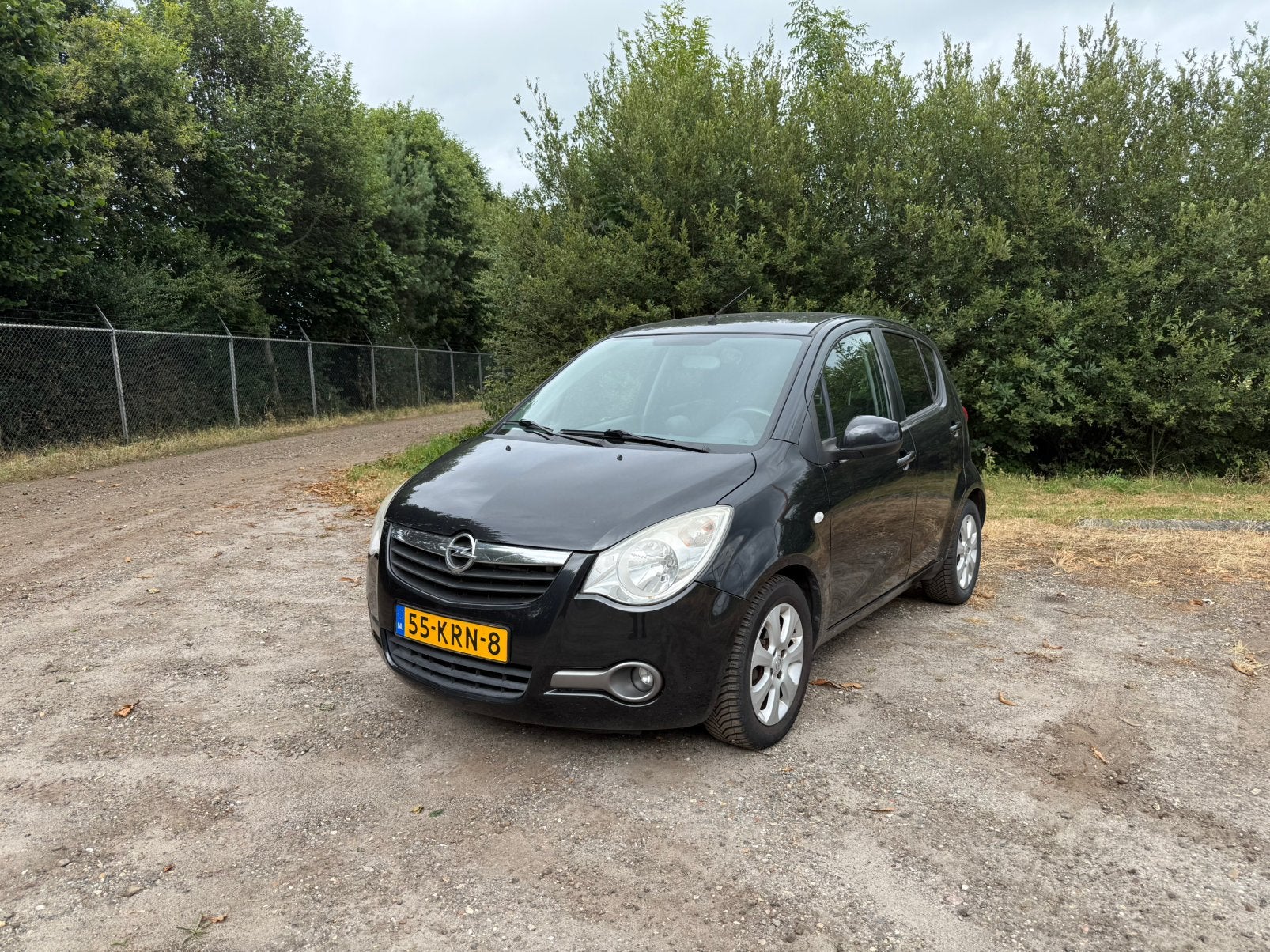 Opel Agila 1.0 12V 2010 Zwart, Euro 5, Stof, 40 €/maand, Zwart