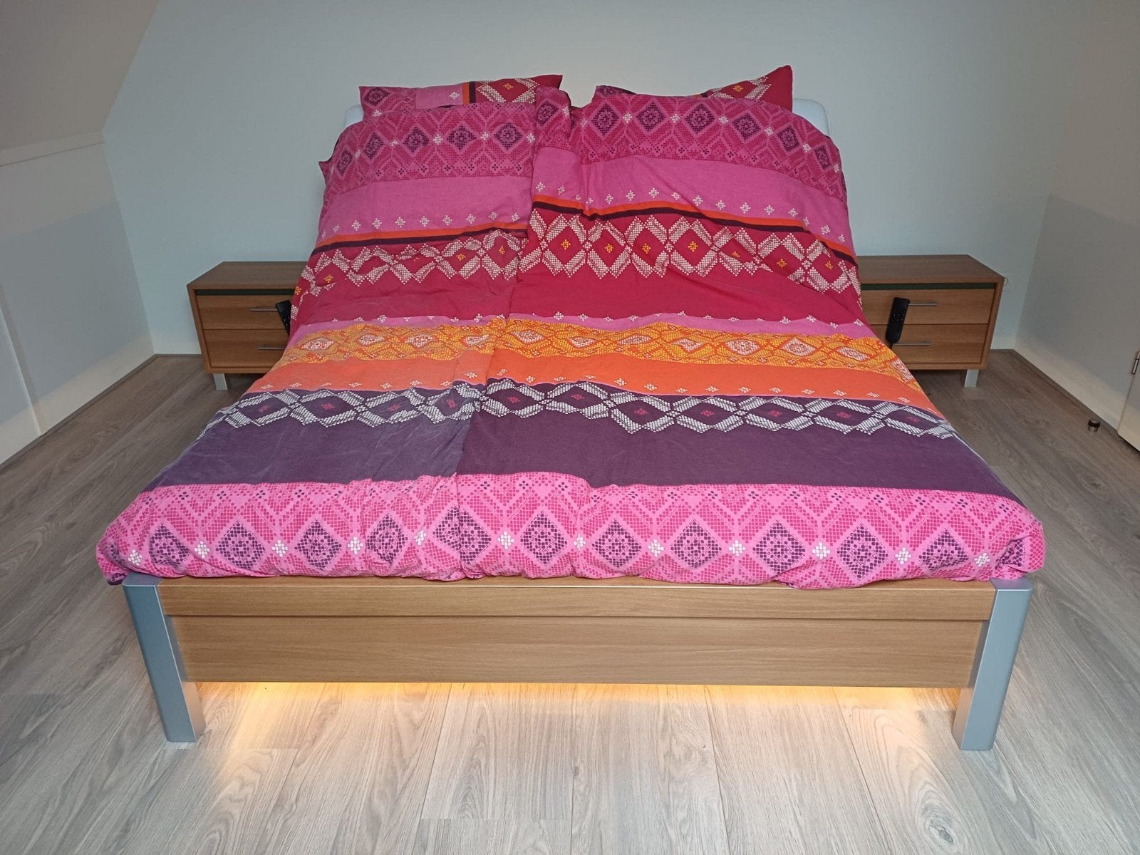 2 persoons bed met electrisch verstelbare bodems., Ophalen, Tweepersoons