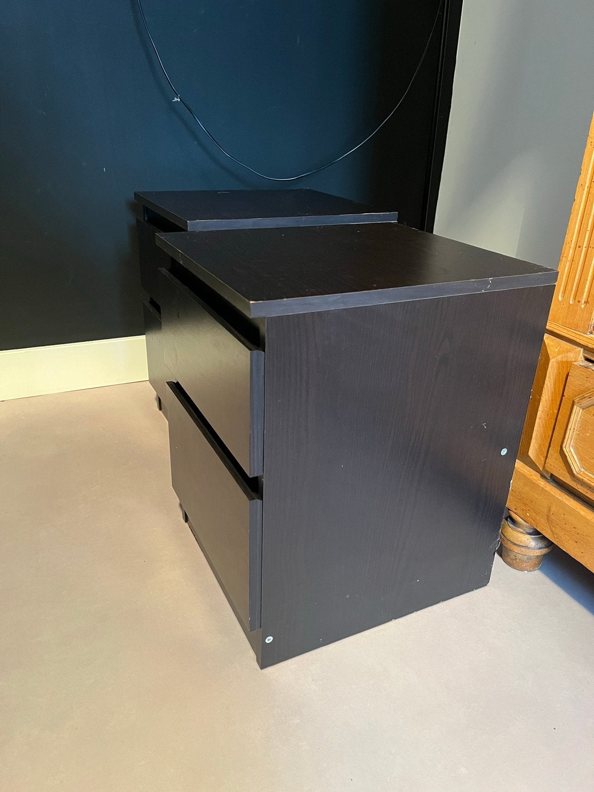 2x zwarte Nachtkastjes met 2 Lades - Ikea, Huis en Inrichting, Ophalen, Gebruikt, Minder dan 45 cm, Minder dan 55 cm