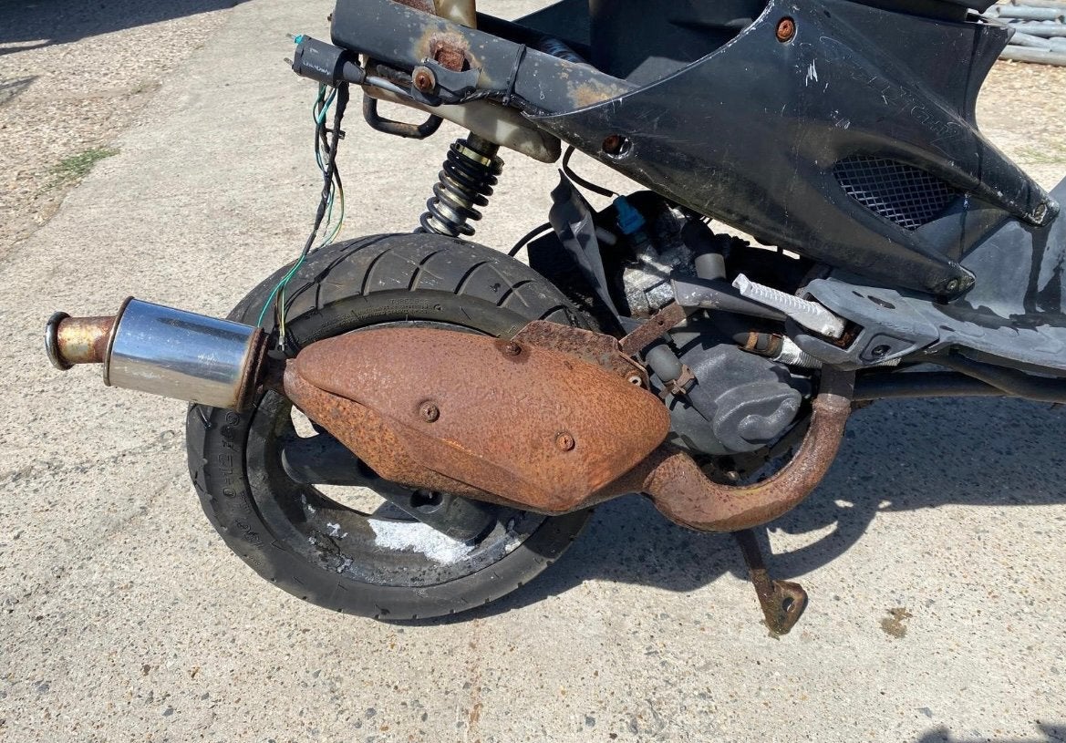 ‼️GEZOCHT‼️ Originele Peugeot speedfight 1/2 uitlaat, Fietsen en Brommers, Scooters | Peugeot, Tweetakt, Maximaal 45 km/u, Ophalen of Verzenden
