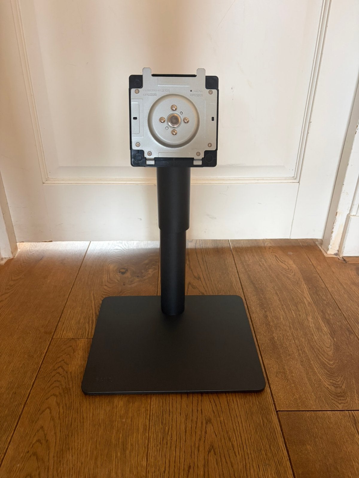 Benq monitor stand / arm, Ophalen, Zo goed als nieuw, Full HD, 60 Hz of minder