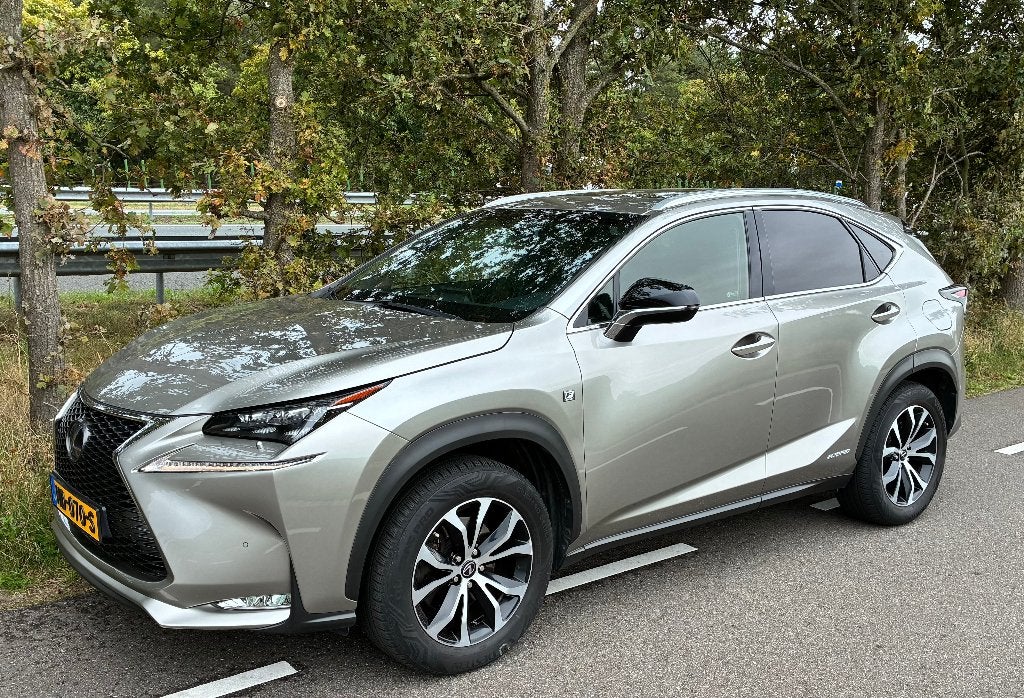 Lexus NX 300H 2.5 E-cvt 2WD 2015 Grijs, Auto's, Lexus, Particulier, NX, ABS, Achteruitrijcamera, Adaptive Cruise Control, Airbags