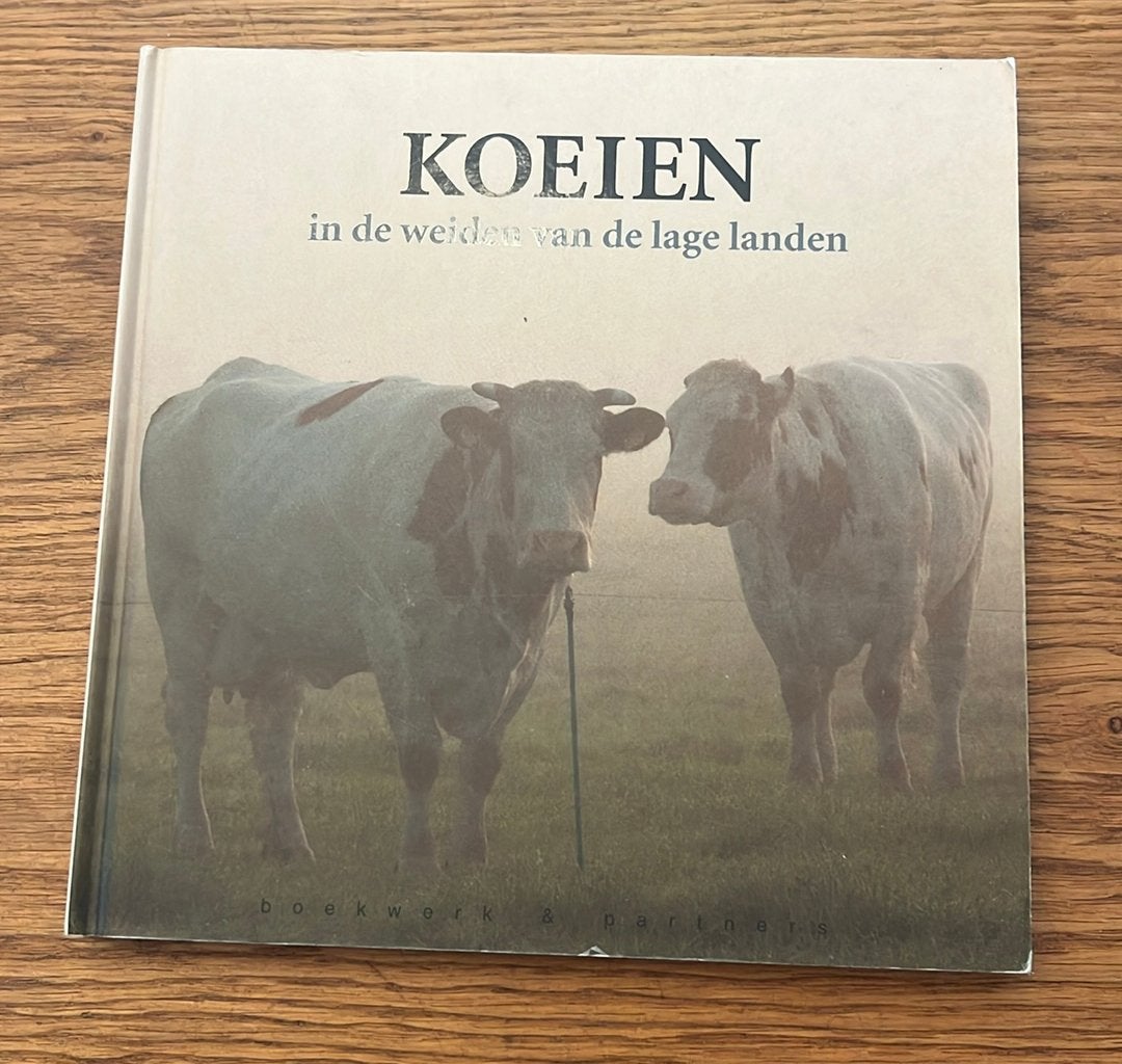 Koeien in de weiden van de lage landen van Reimer Strikwerda, Gelezen, Ophalen of Verzenden, Vee, Reimer Strikwerda