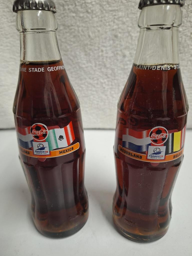 Twee WK voetbal colaflesjes uit 1998. Voor de verzamelaar., Ophalen of Verzenden, Overige typen