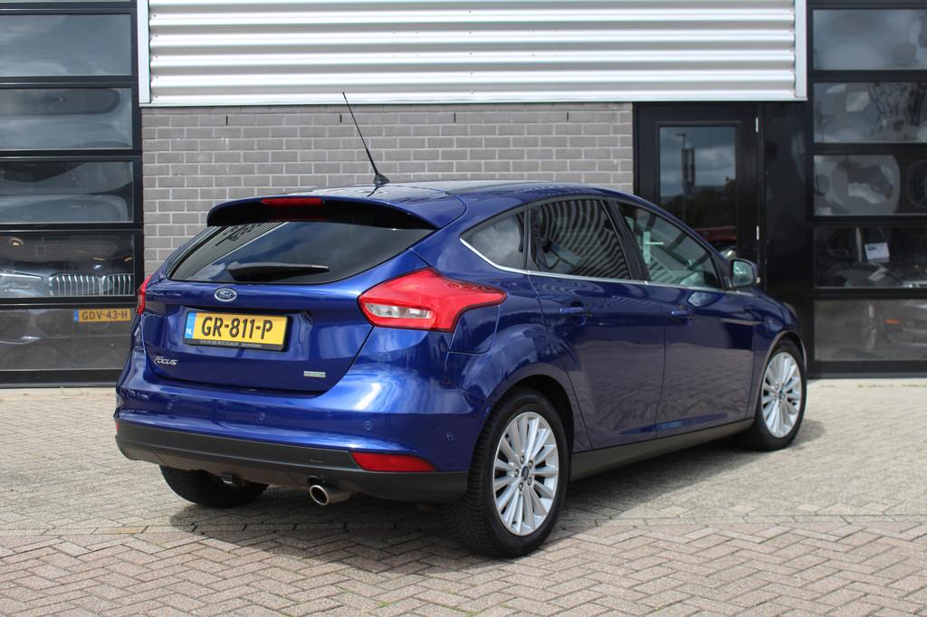 Ford Focus 1.5 Titanium Edition / Navigatie / PDC / Trekhaak, Auto's, Stof, 4 cilinders, Blauw, Origineel Nederlands