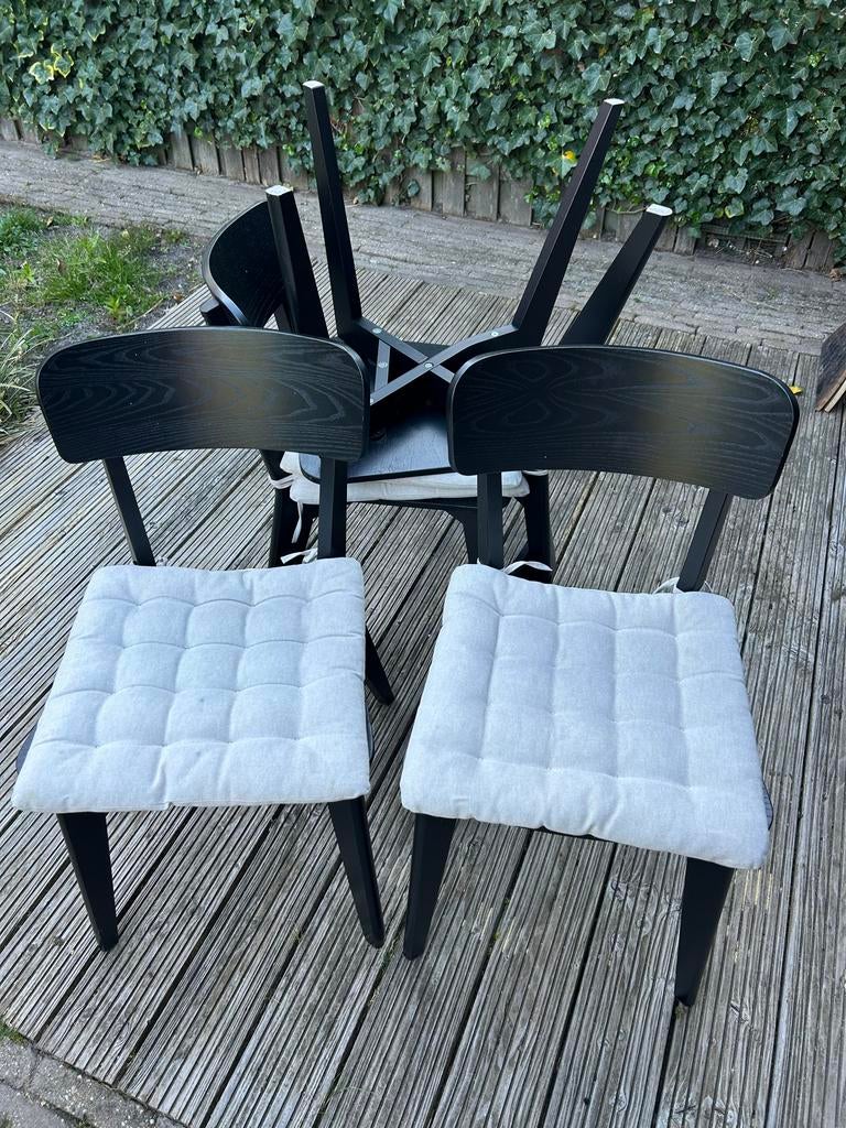 IKEA Lisabo Zwarte Stoelen Set van 4 met Kussens, Ophalen, Gebruikt, Zwart, Vier
