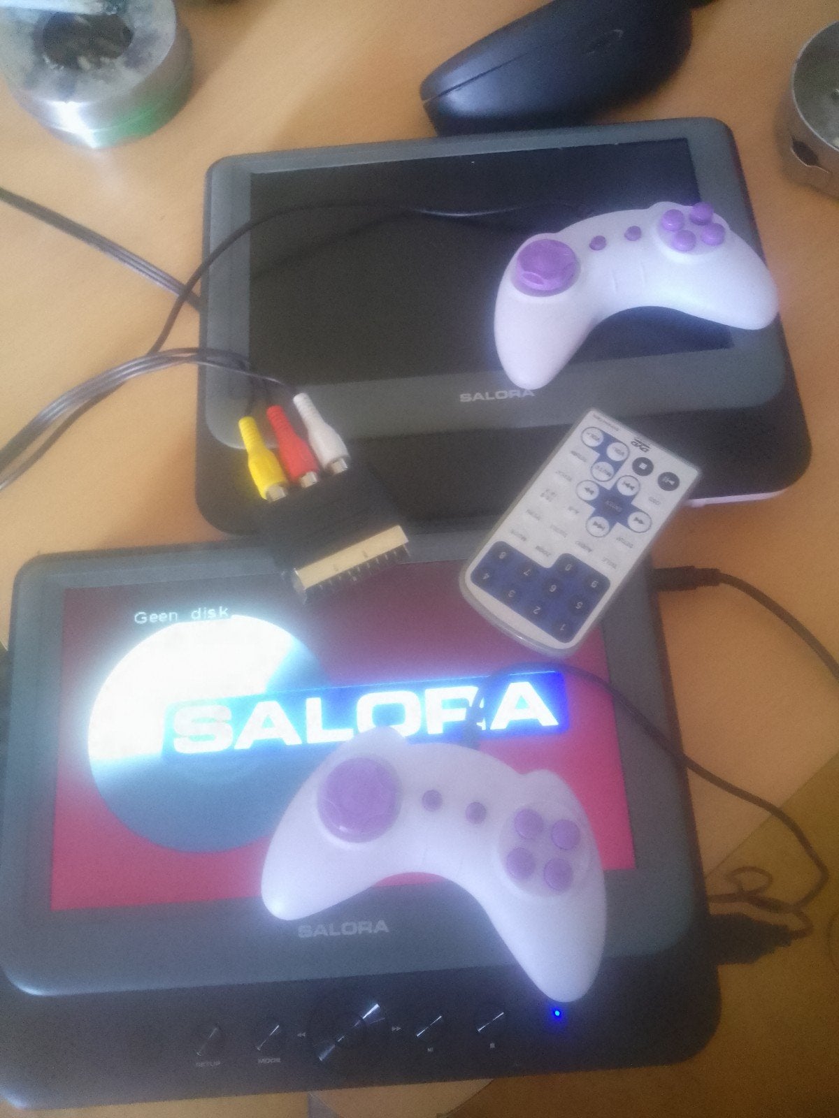 Salora DVD Speler Set - Draagbaar met controllers, Audio, Tv en Foto, Dvd-spelers, Gebruikt, Draagbaar, Ophalen of Verzenden, Overige merken