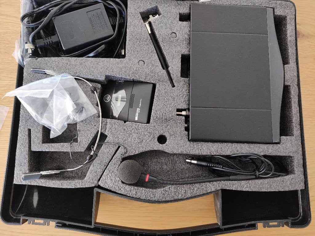 AKG WMS450 in koffer in zeer goede conditie, Ophalen of Verzenden, Zo goed als nieuw, Zangmicrofoon, Draadloos