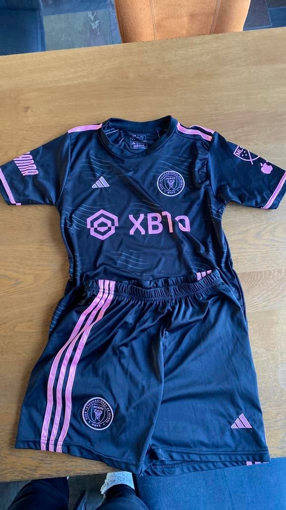 Voetbaltenue 164, Maat XS of kleiner, Ophalen of Verzenden, Zo goed als nieuw