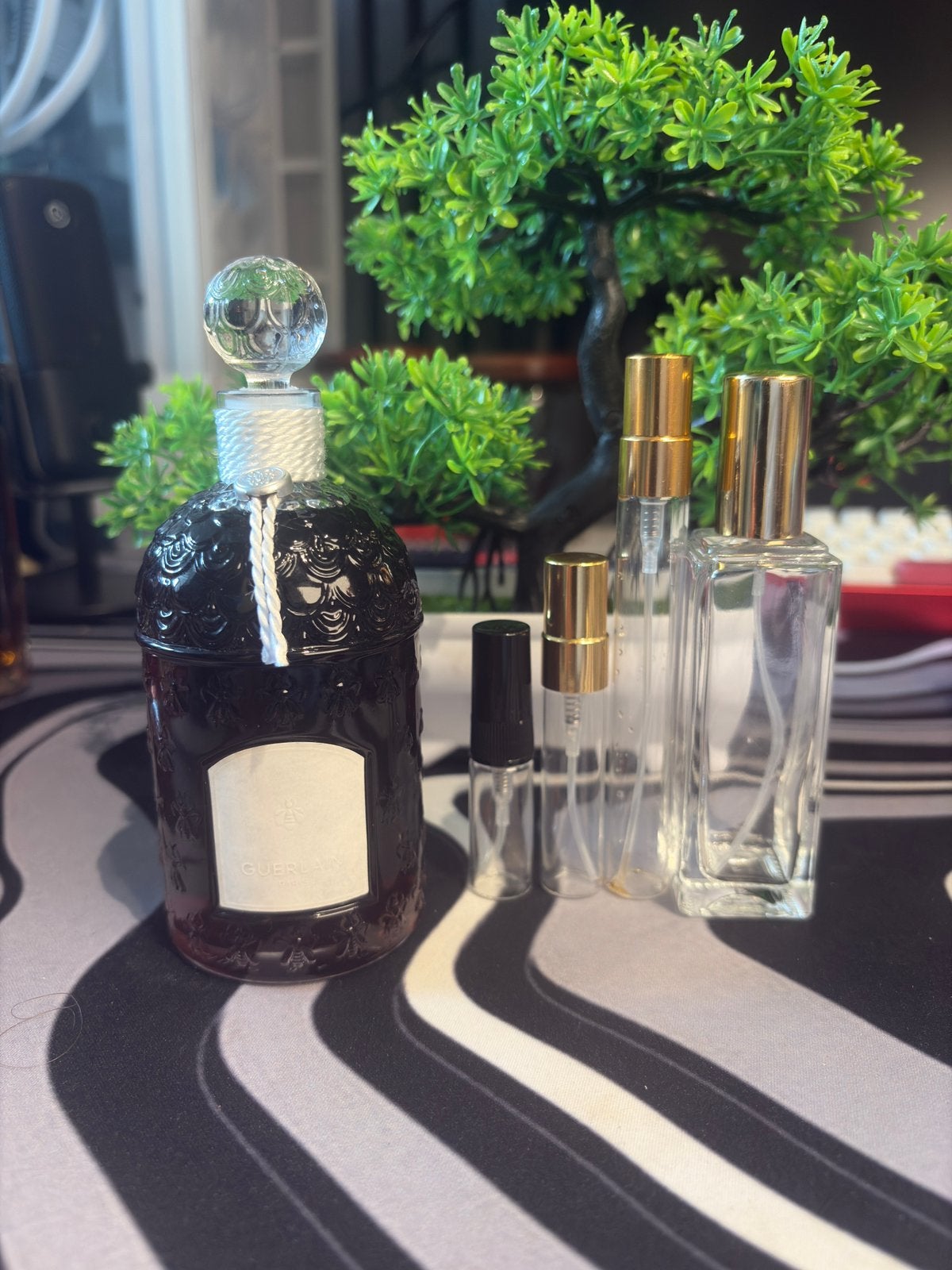 Guerlain - Tonka Sarrapia Sample/Tester/Decant, Sieraden, Tassen en Uiterlijk, Uiterlijk | Parfum, Ophalen, Nieuw