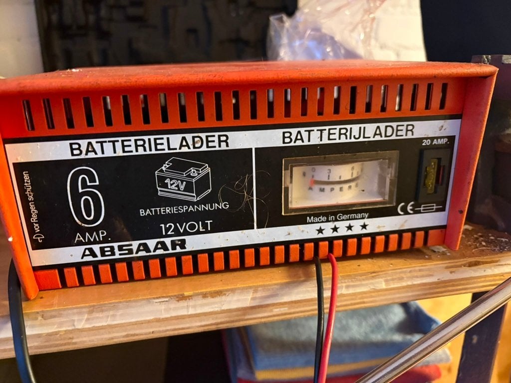 Absaar Batterijlader 6 Amp 12 Volt - Made in Germany, Ophalen of Verzenden, Gebruikt