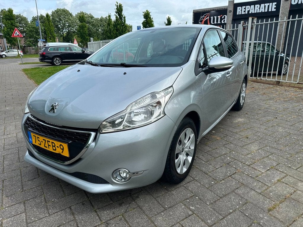 Peugeot 208 1.2 VTi Blue Lease, Voorwielaandrijving, Euro 5, Gebruikt, 31 €/maand