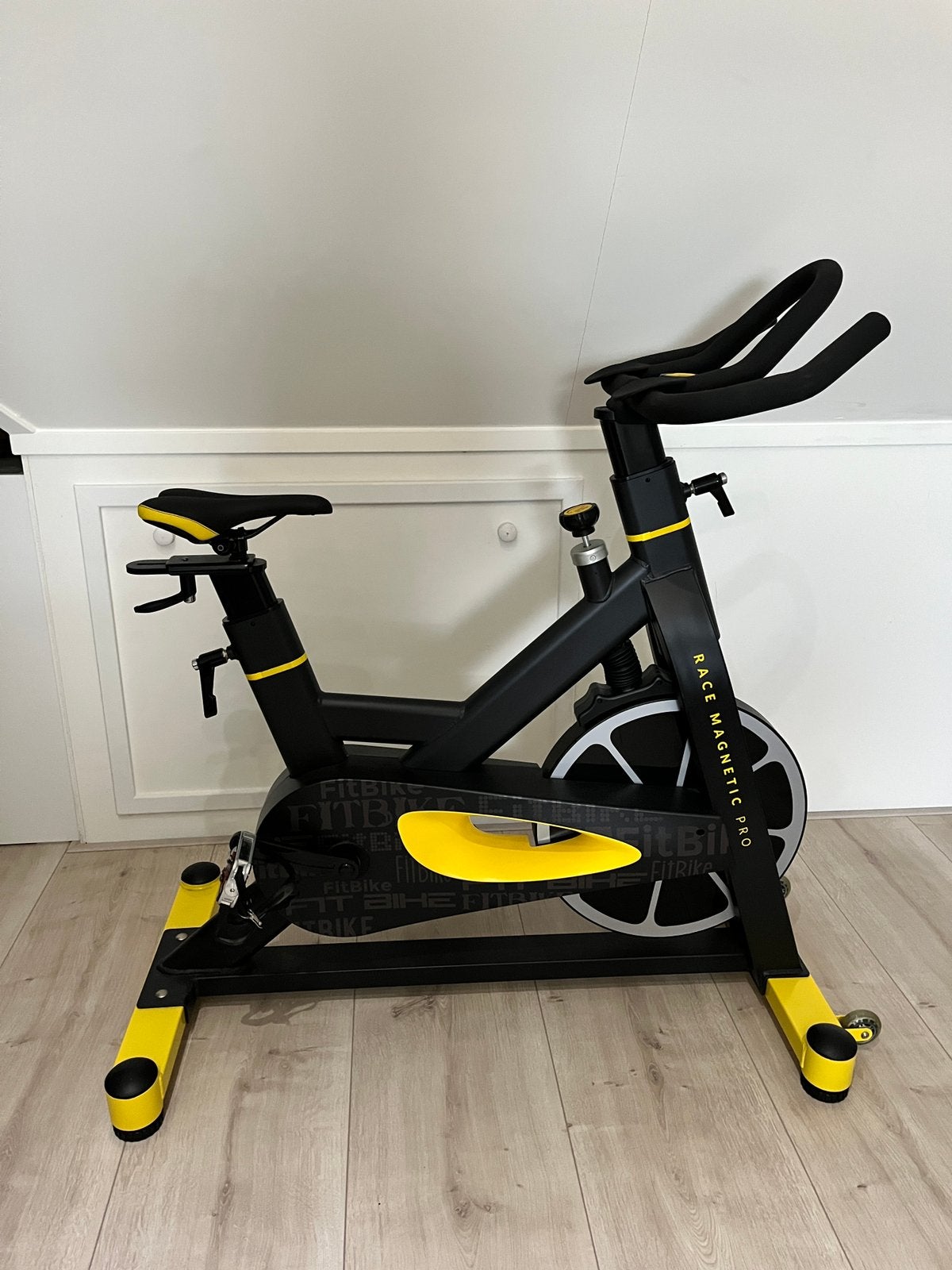 FitBike race Magnetic Pro - Spinningfiets!, Sport en Fitness, Ophalen of Verzenden, Zo goed als nieuw, Spinningfiets