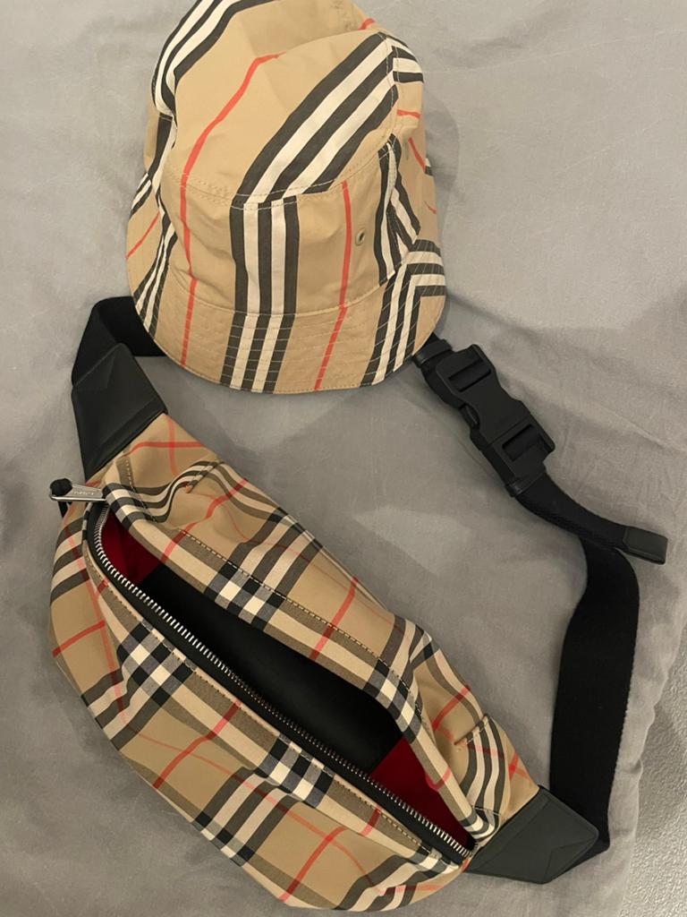 Burberry hoed en buiktas, Ophalen of Verzenden, Zo goed als nieuw, Zwart, Handtas