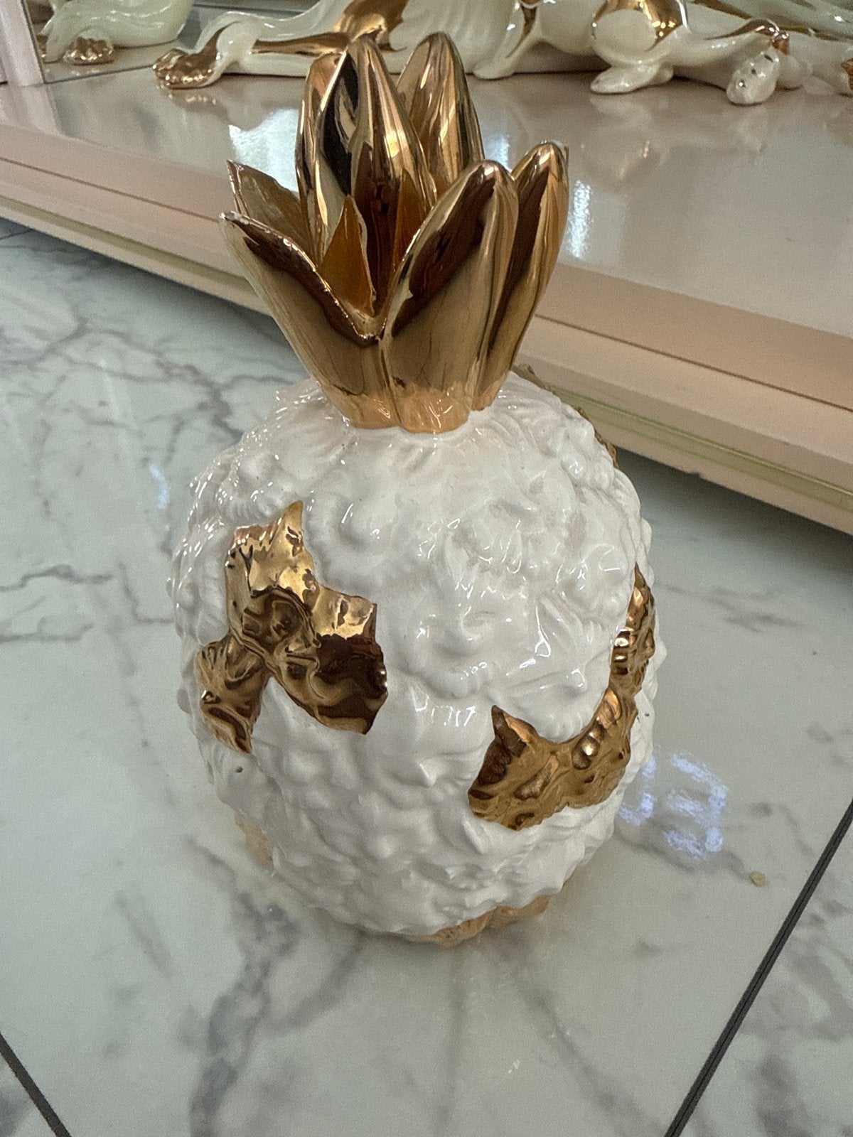 Decoratieve Ananas: Wit met Gouden Details, Huis en Inrichting, Ophalen of Verzenden, Zo goed als nieuw, Modern, Wit