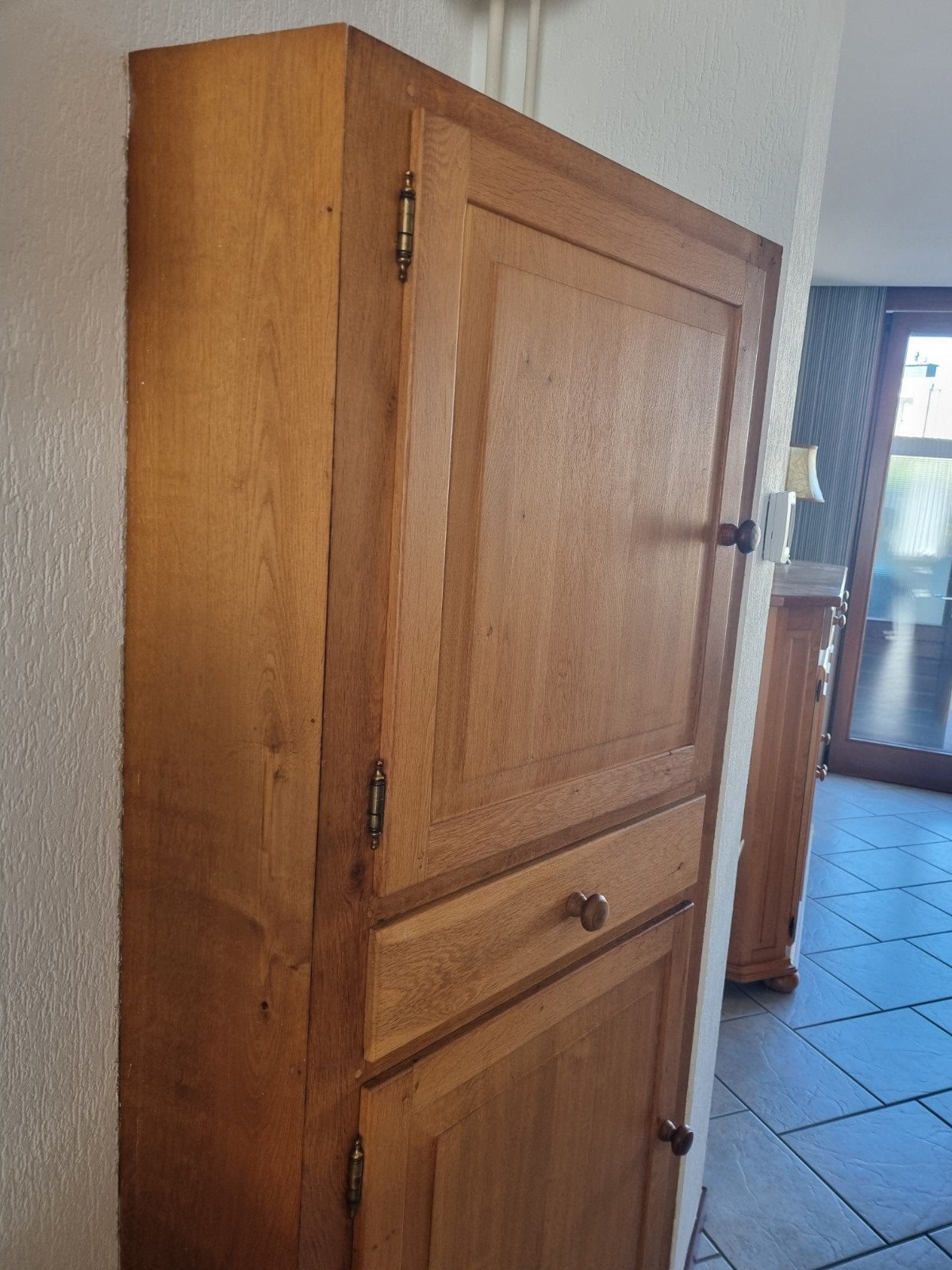 Hoekkast massief hout, 78.5x180cm, Ophalen, Gebruikt