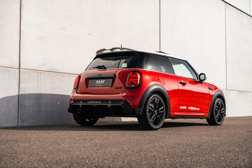 MINI Cooper 1.5 | JCW Trim | Pano Dak | Navi Prof | Stoel-/s, 136 pk, Gebruikt, 4 stoelen, Leder